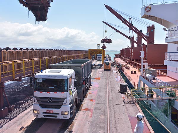 6-vix-transportes-slider-sobre-a-vixpar